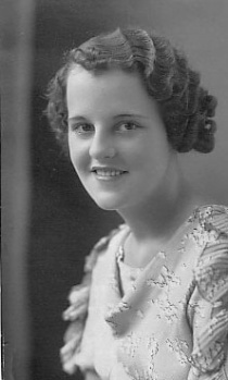 ... her sister, Mazel Denis (1920- )