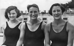 Jean Gilbert (left) with team colleagues at the 1936 Berlin Olympics