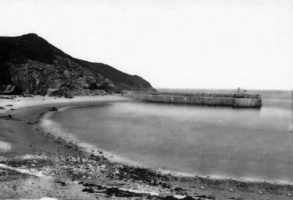 Greve de Lecq pier intact in the 1870s, photographed by Ernest Baudoux