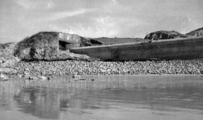 WN Steps, manned by four NCOs and 16 men, was positioned on the coast to defend against attack from the sea, from the low-lying land behind and also to attack overflying aircraft