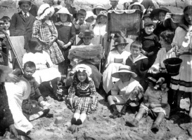 A beach scene in 1914