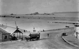 A picture of a virtually deserted Weighbridge and Albert Harbour in the very early 1900s. Why were there no ships in harbour?