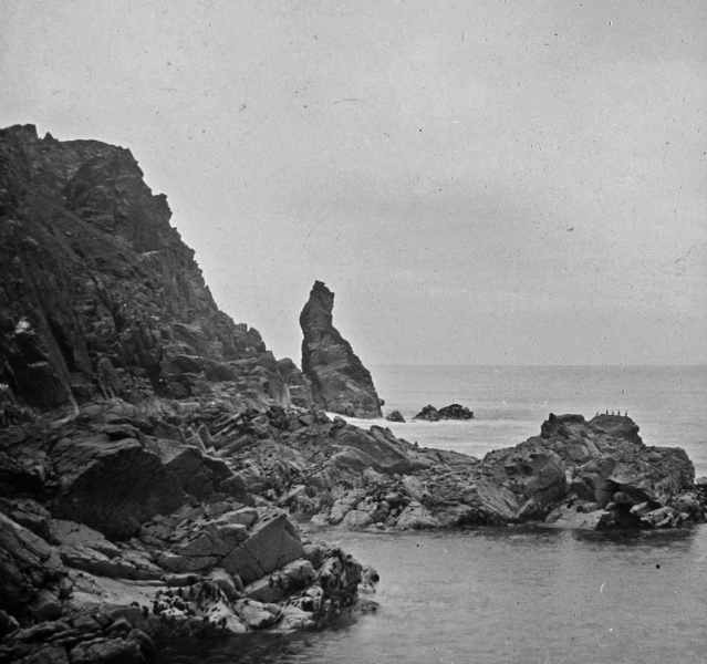 File:E16FingerRockGrosnez1890.jpg