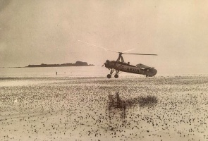 The autogyro was demonstrated by Flt-Lt Barringer to a crowd estimated at 20,000