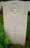 The grave of Great War casualty Frederick Norman Mollet at Vailly British Cemetery, Aisne