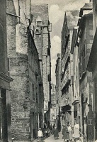 A narrow street