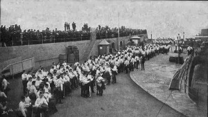 Highland Light Infantry depart in 1904
