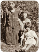 Elizabeth, Doris and Daphne Carre