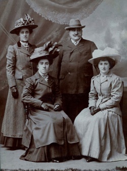 John Francis Le Gresley with his daughters