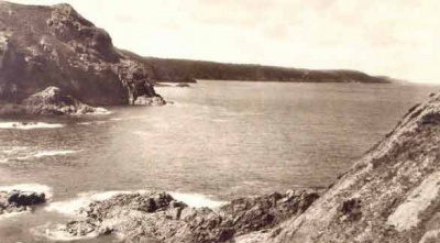 The coastline near Devil's Hole