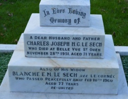 Le Cornec - St Ouen parish cemetery