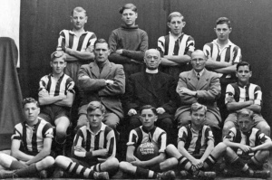 1943-44 under-16 football XI