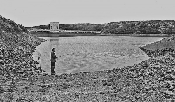 Fishing was made easier when the water level was very low in 1967 - Picture Evening Post