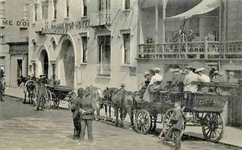 This view of the Weighbridge entrance to the hotel also clearly shows the 'Pomme d'Or' sign on the building on the opposite corner of Conway Street and the Esplanade