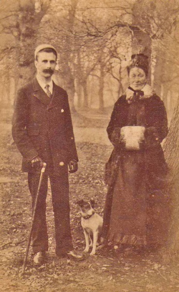 File:U20NoelDeGruchyMother&Rodney1891.jpg