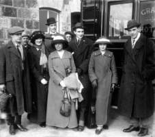 Grand Hotel guests welcomed at the Harbour, photographed by Percival Dunham