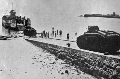 French tanks being loaded at La Haule to be returned