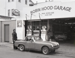 Robin Hood Garage - Jersey Evening Post picture