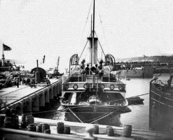 ss Frederica on Victoria Pier