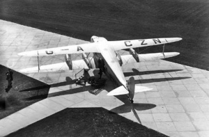 A De Havilland biplane on the apron