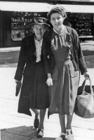Edith Louise True, nee Osment, with her daughter Edith Louise