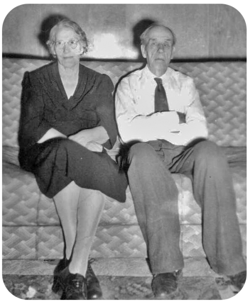 File:An24JohnWilliamHoare&Effie(Pinkley)1948Oregon.png