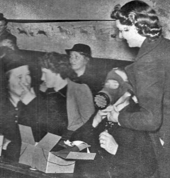 File:GasMaskDemo1939.jpg