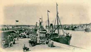 Loading potatoes for export on the Albert Pier