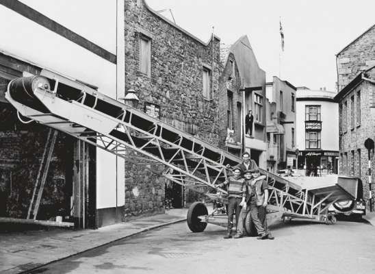Outside P Le Sueur and Sons, coal merchant, in Hilgrove Street in 1963
