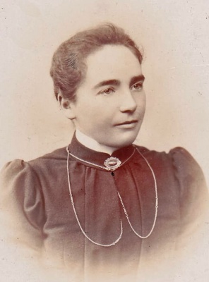 Three sisters: Clara ...