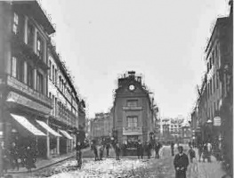 Charing Cross divides into King Street (left) and Broad Street