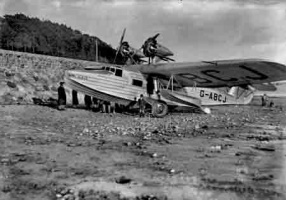 The Saro Cloud on the beach in 1930