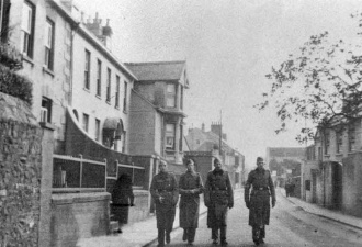 Walking along St Saviour's Road