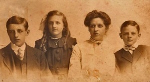 The children of Peter Henry l'Amy and Cecilia Craven, Albert Peter, William Henry, and Marie Louise, with thir mother