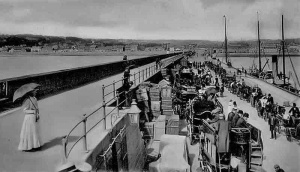 A steamer arrives at the Albert Pier