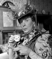 Dame Edith Evans' appearance at the Opera House was not well supported