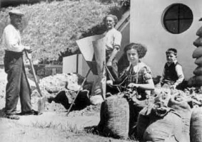 Filling sandbags at West Park in anticipation of air raids