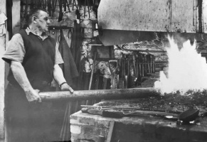 Stanley Alfred de La Haye, a blacksmith at Five Oaks