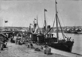 Loading potatoes on the Albert Pier
