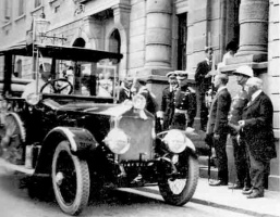 The King and Queen arrive at the States Building