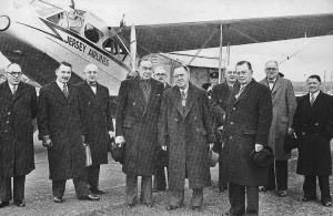Dignitaries gather for the inauguration of a service to Bristol in 1952