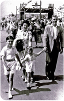 Roselle Mary Rabet and family at the Battle of Flowers