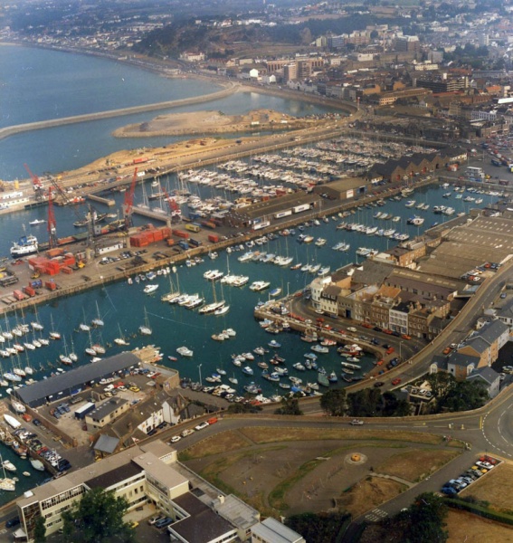 File:H23Harbour1980s4.jpg