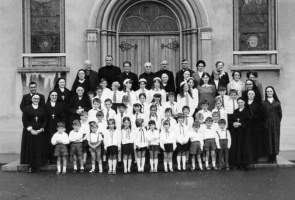 Children at the Sacre Coeur