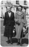 Elsie May Romeril and daughter Zena May du Feu, 1955