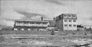 Greve d'Azette Hotel was converted to a hotel after the Second World War by Philip Spencer, who sold it to William Cowell. He sold it to Gerald Slous, who completely modernised the hotel in the 1970s