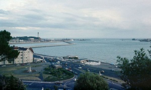1976, and traffic is still allowed to turn on to Victoria Avenue from St Aubin's Road