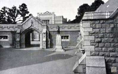 The quadrangle with Sir Galahad in the corner