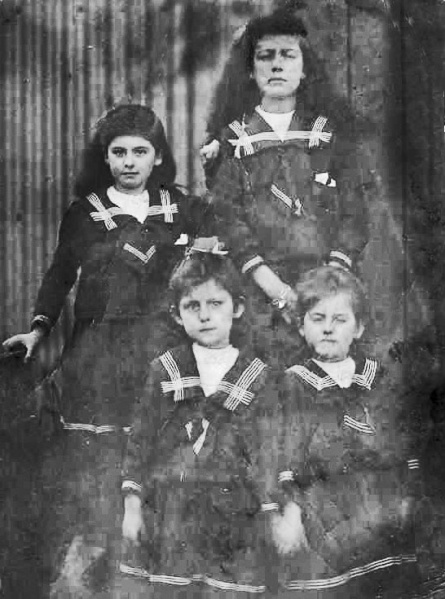 File:An18Winifred,Maude,Edna,LucyLaFrancois.jpg