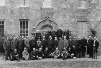 A visit by La Societe Jersiaise in 1906